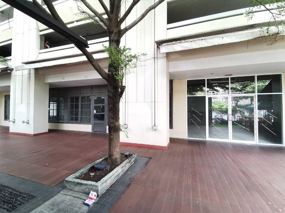 Athenee Residence Shophouse 165.72sqm. 415,000/mth Am: 0656199198