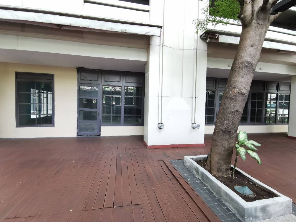 Athenee Residence Shophouse 165.72sqm. 415,000/mth Am: 0656199198