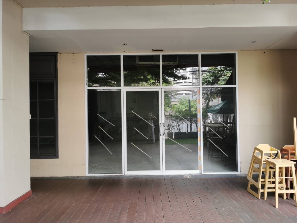 Athenee Residence Shophouse 165.72sqm. 415,000/mth Am: 0656199198