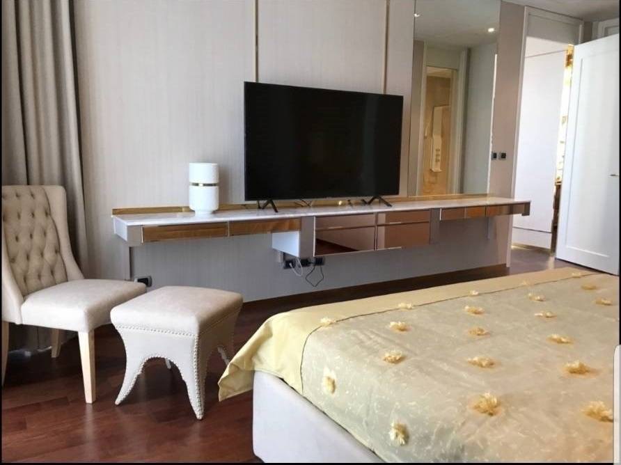 Marque Sukhumvit 39: 2bed 2.5bath 126.82sqm. 180,000/mth Am: 0656199198