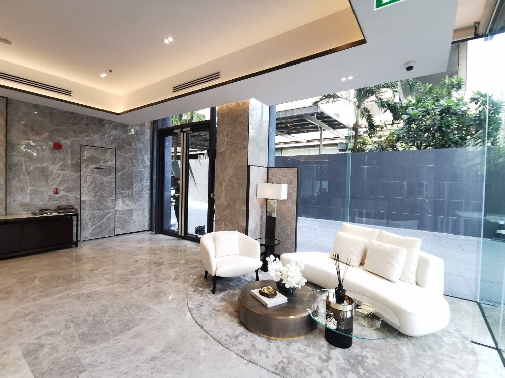 Tonson One Residence: 1bed 1bath 57sqm. 20,800,000 Am: 0656199198