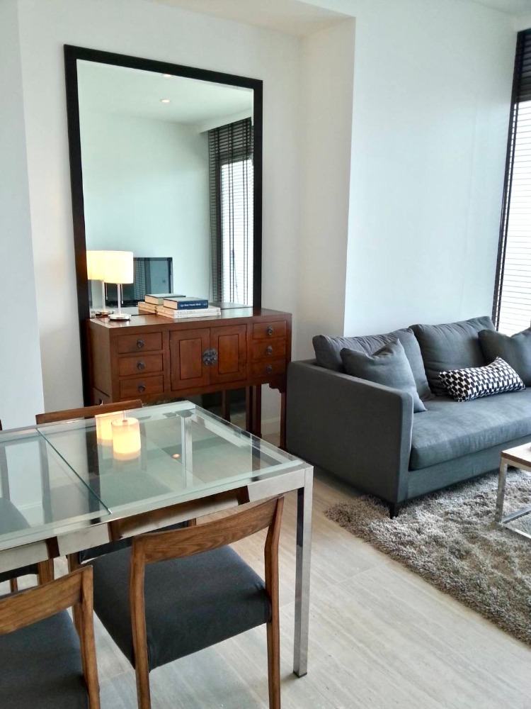 185 Rajadamri: 1bed 1bath 70sqm 65,000/mth Am: 0656199198