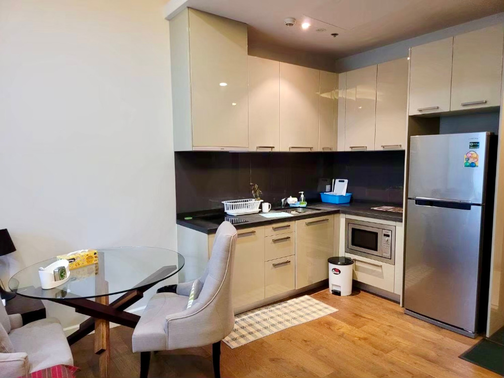 Quattro Thonglor soi 4: 1bed 1bath 53.39sqm. 9,500,000 Am: 0656199198