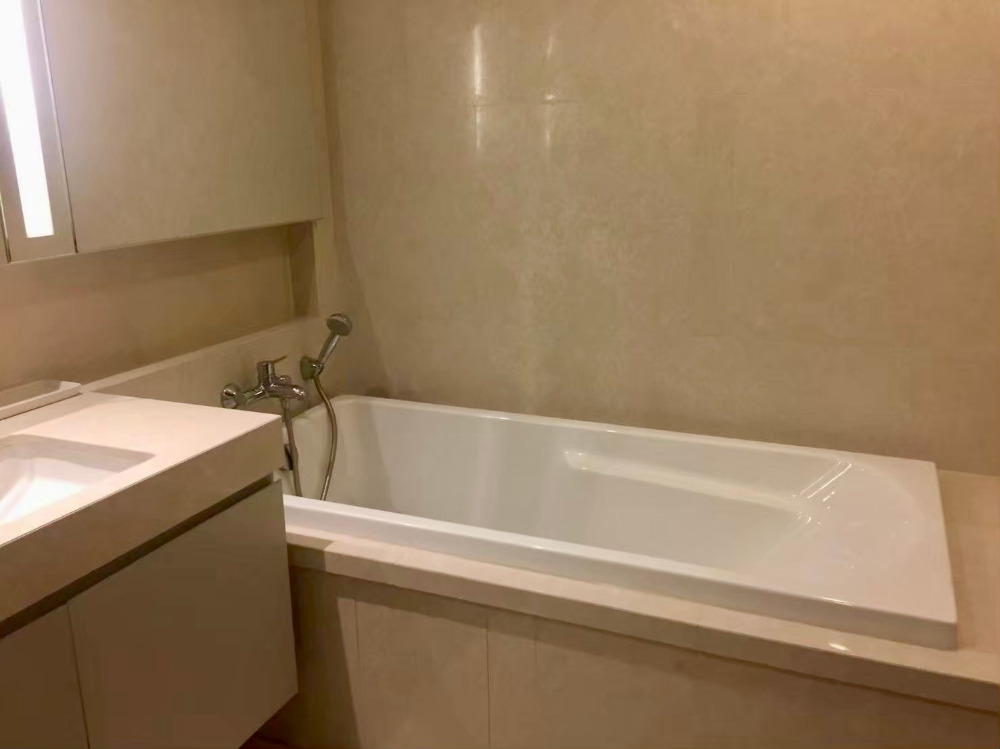 Quattro Thonglor soi 4: 1bed 1bath 53.39sqm. 9,500,000 Am: 0656199198