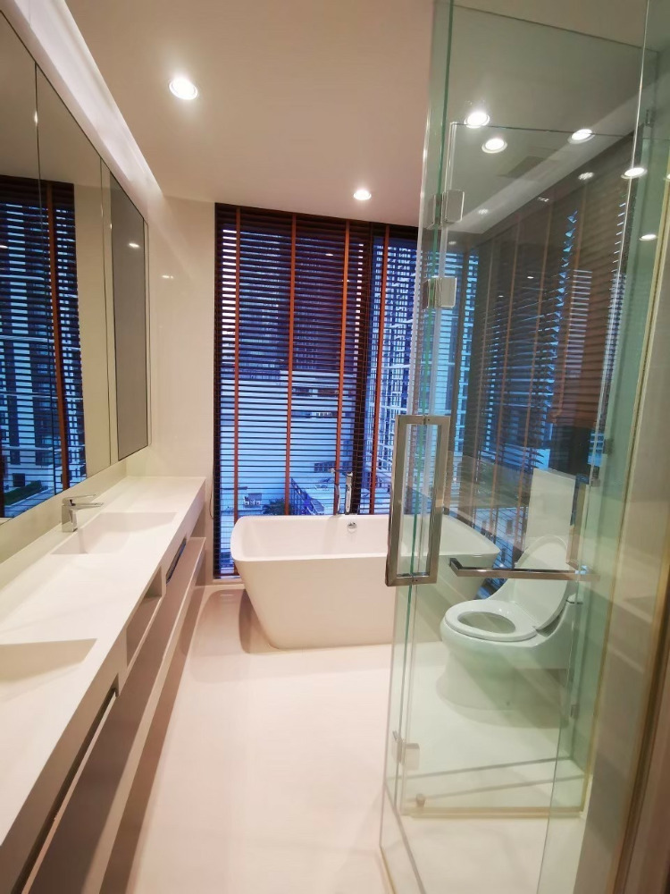 VITTORIO Sukhumvit 39:  2bed 2bath 101.74sqm. 45,000,000 Am: 0656199198