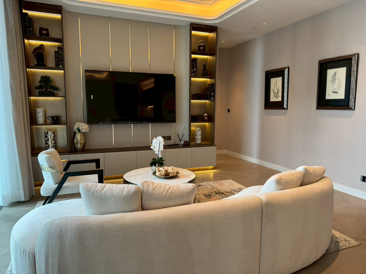 189 Wireless One Bangkok 2bed 3bath 151sqm. 580,000/mth. Am: 0656199198