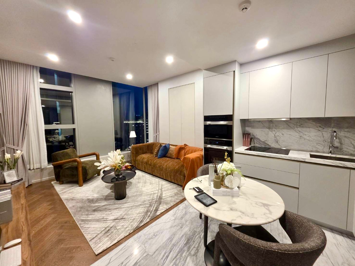 The Residences 38: 1bed 1bath 57sqm. Sell: 22,900,000 Rent: 90,000 Am: 0656199198