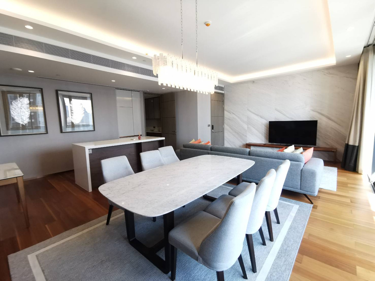 The Estelle Sukhumvit 26: 2bed 2bath 133 sqm. Sell: 49,000,000  Rent: 165,000/mth. Am: 0656199198