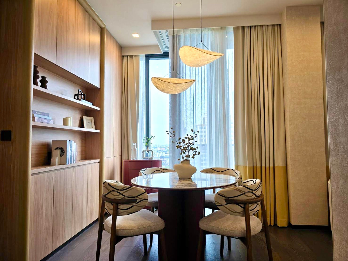 Aestiq Thonglor: 2bed 2bath 69sqm. 22,900,000  Fully Furnished Am: 0656199198