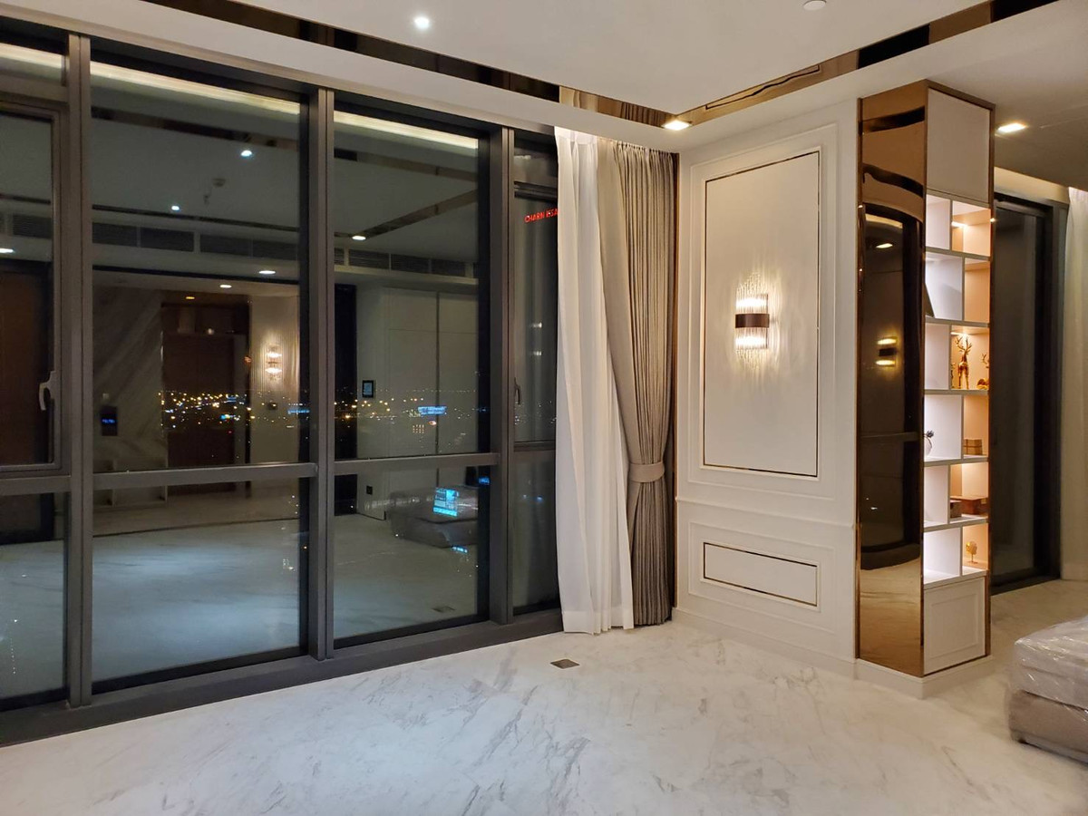 The Monument Thonglor: 2bed 3bath 125.20sqm  35,000,000 Am: 0656199198