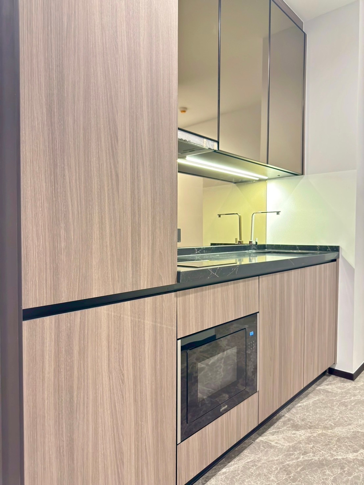 Aestiq Thonglor: 1bed 1bath  50.74sqm. 17,000,000 Fully Furnished Am: 0656199198