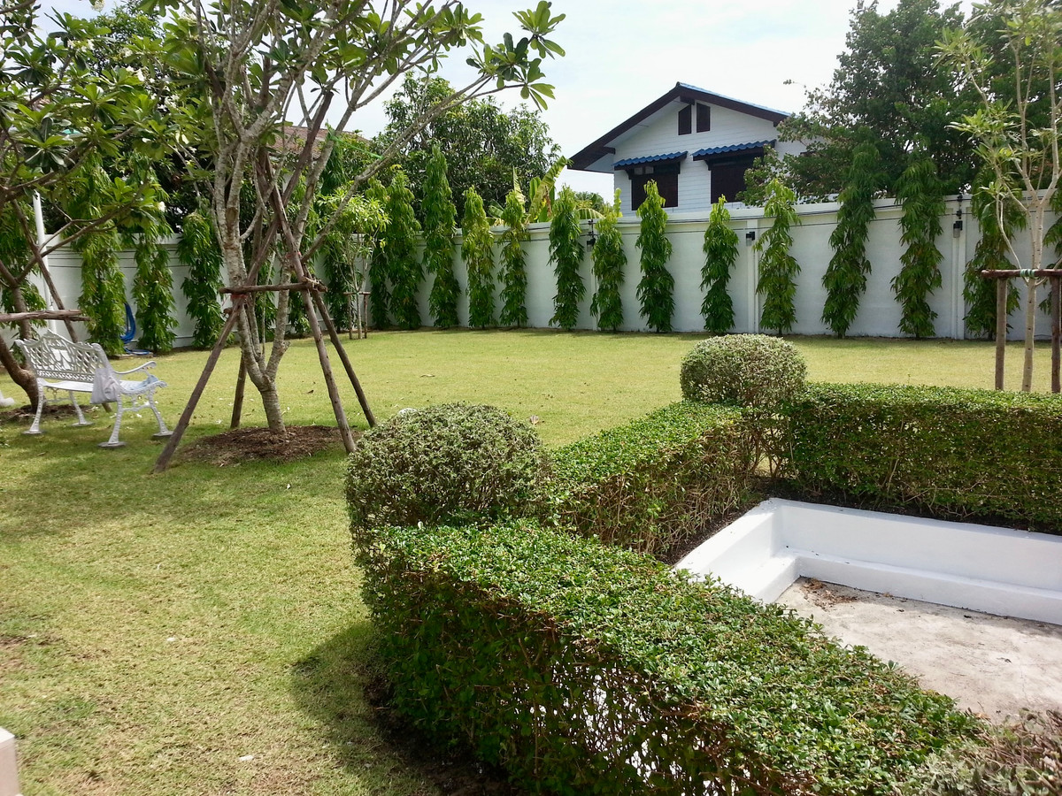 Panya Village Pattanakarn 30 Sell:  149sqwah  3bed 2bath 30,000,000 Am: 0656199198