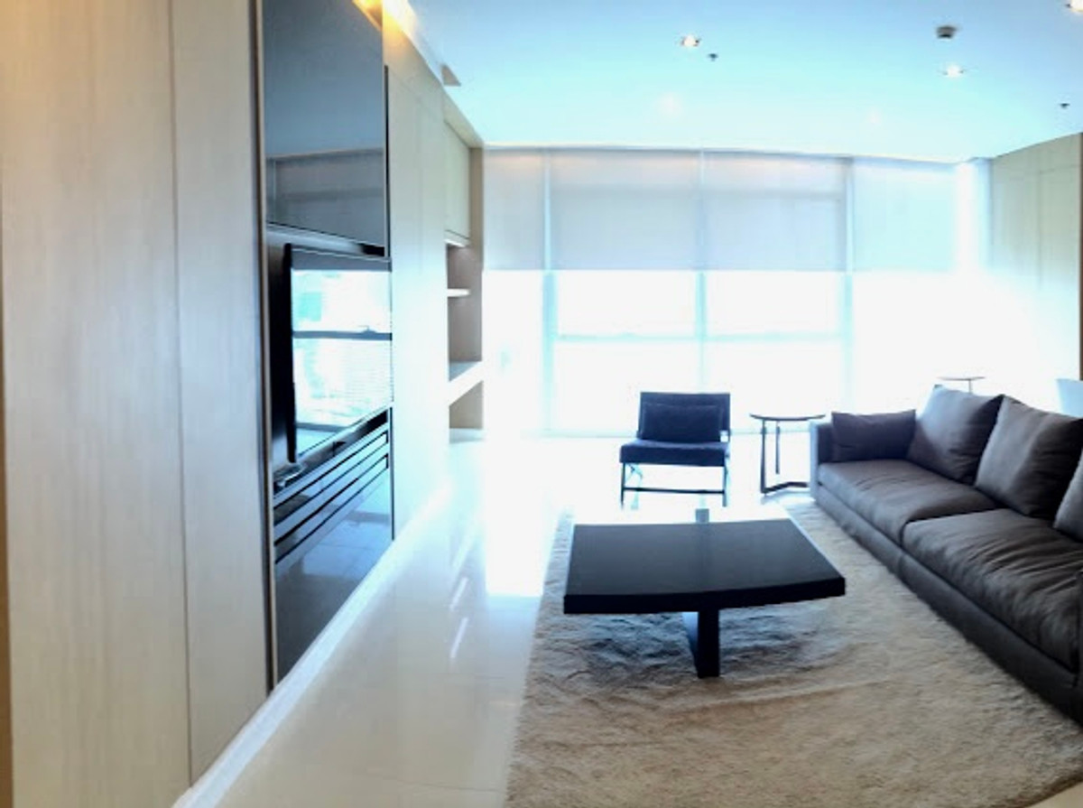 Athenee Residence: 3bed 3.5bath 199sqm. 165,000/mth. Am: 0656199198