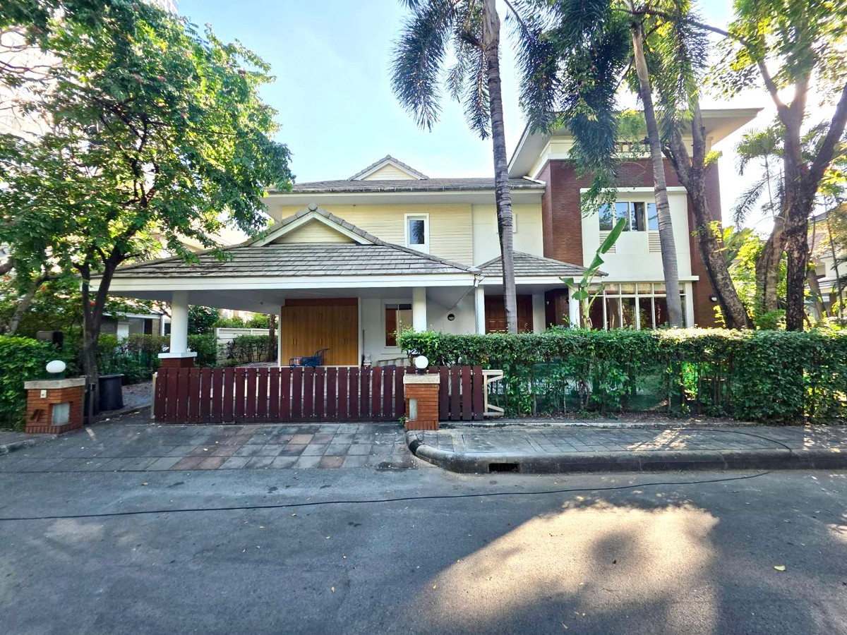 House for rent Thonglor: Sukhumvit 36 4bed 4bath + maid 400sqm. 250,000/mth. Am: 0656199198