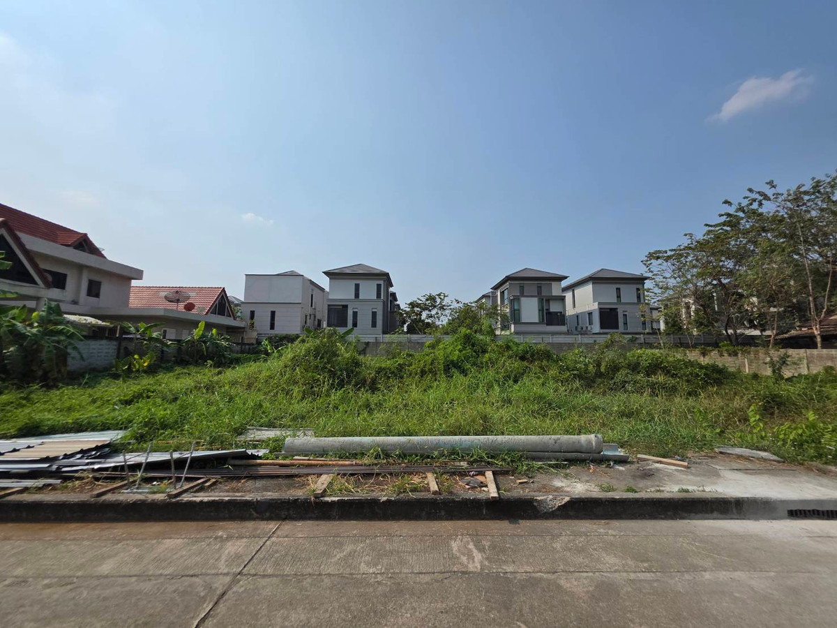 Land for sale in Panya Village Pattanakarn 30: 297sqwah 53,500,000 Am: 0656199198