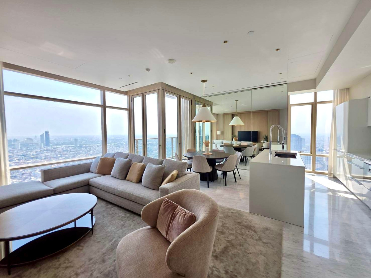 Four Season Private Residences: 2bed 3bath 123sqm 4XFl 260,000/mth Am: 0656199198