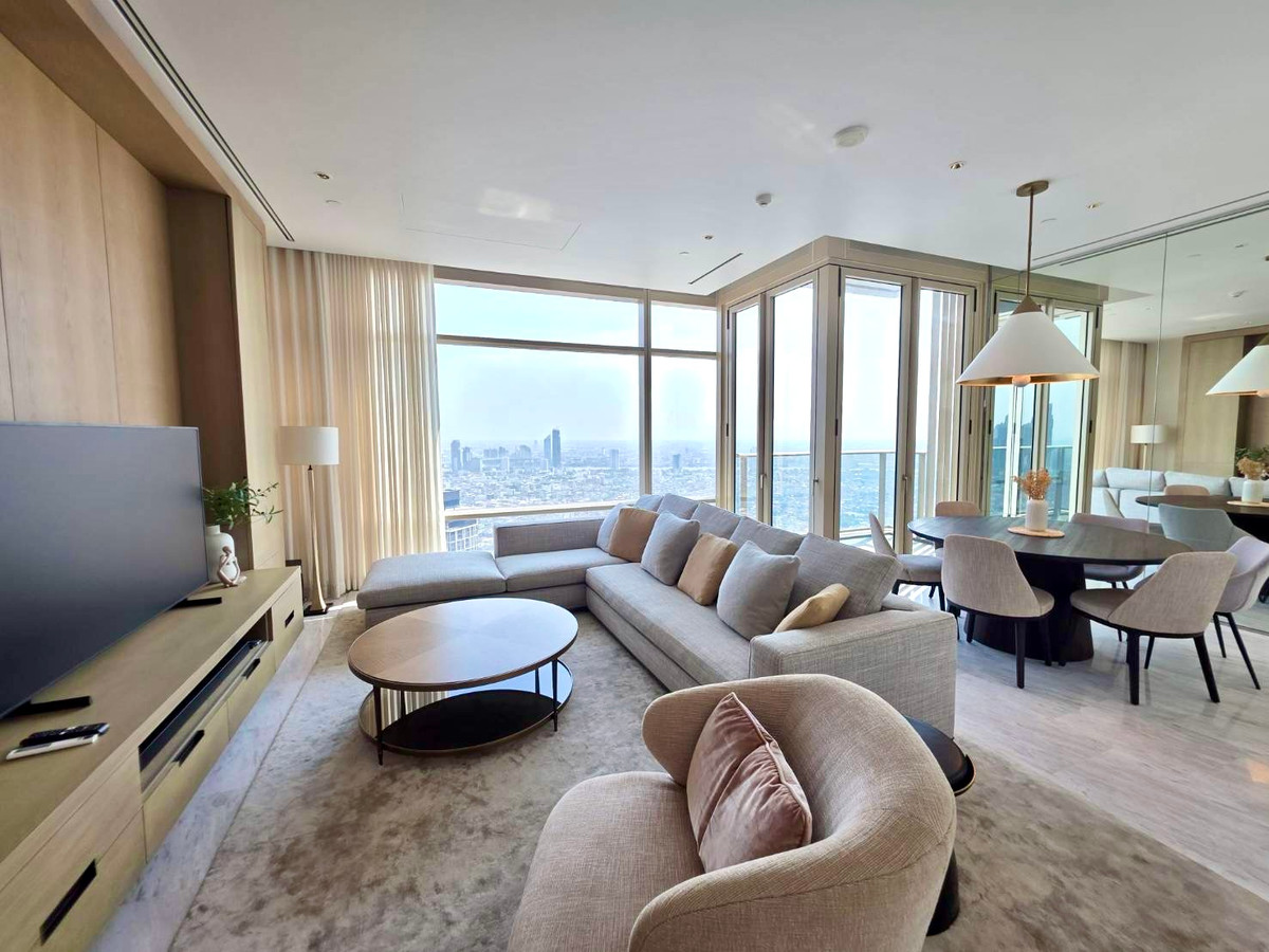 Four Season Private Residences: 2bed 3bath 123sqm 4XFl 260,000/mth Am: 0656199198