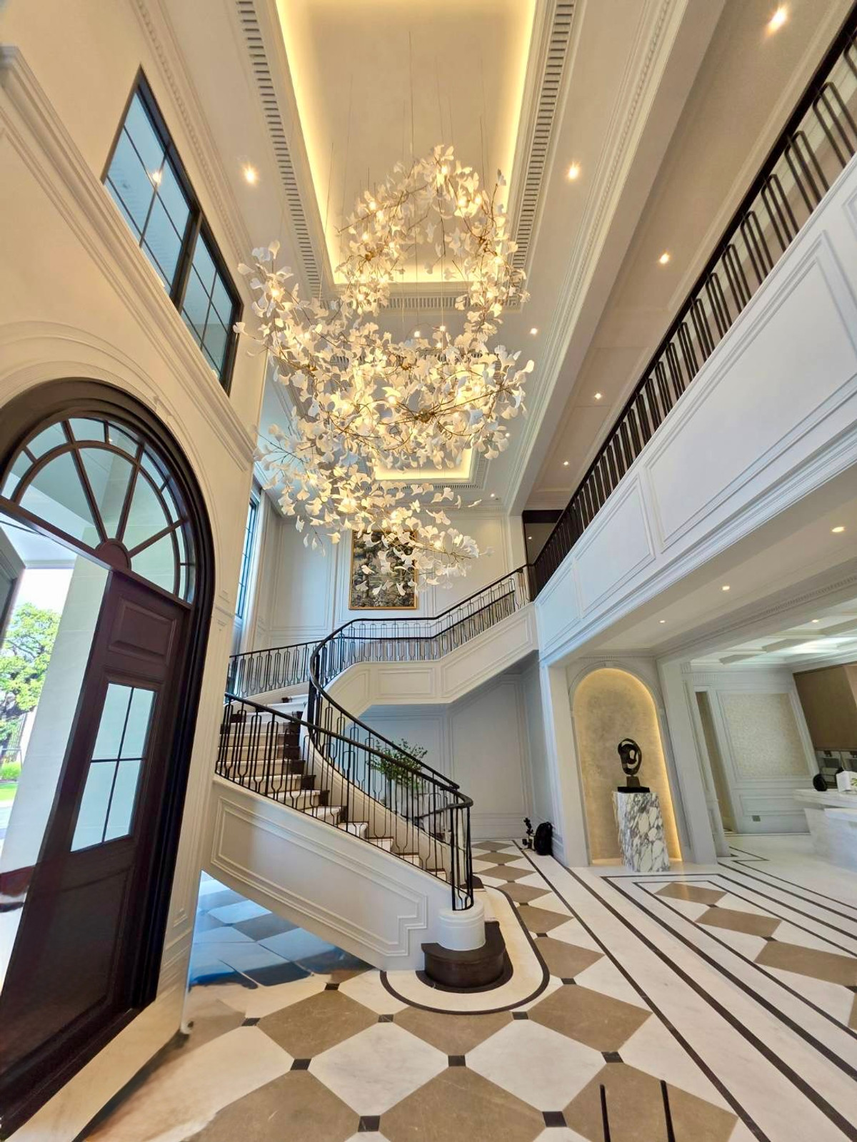 Narasiri Borommaratchachonnani: Size L Cumberland 212sqwah 843sqm. 5bed 7bath 100,000,000 Am: 0656199198