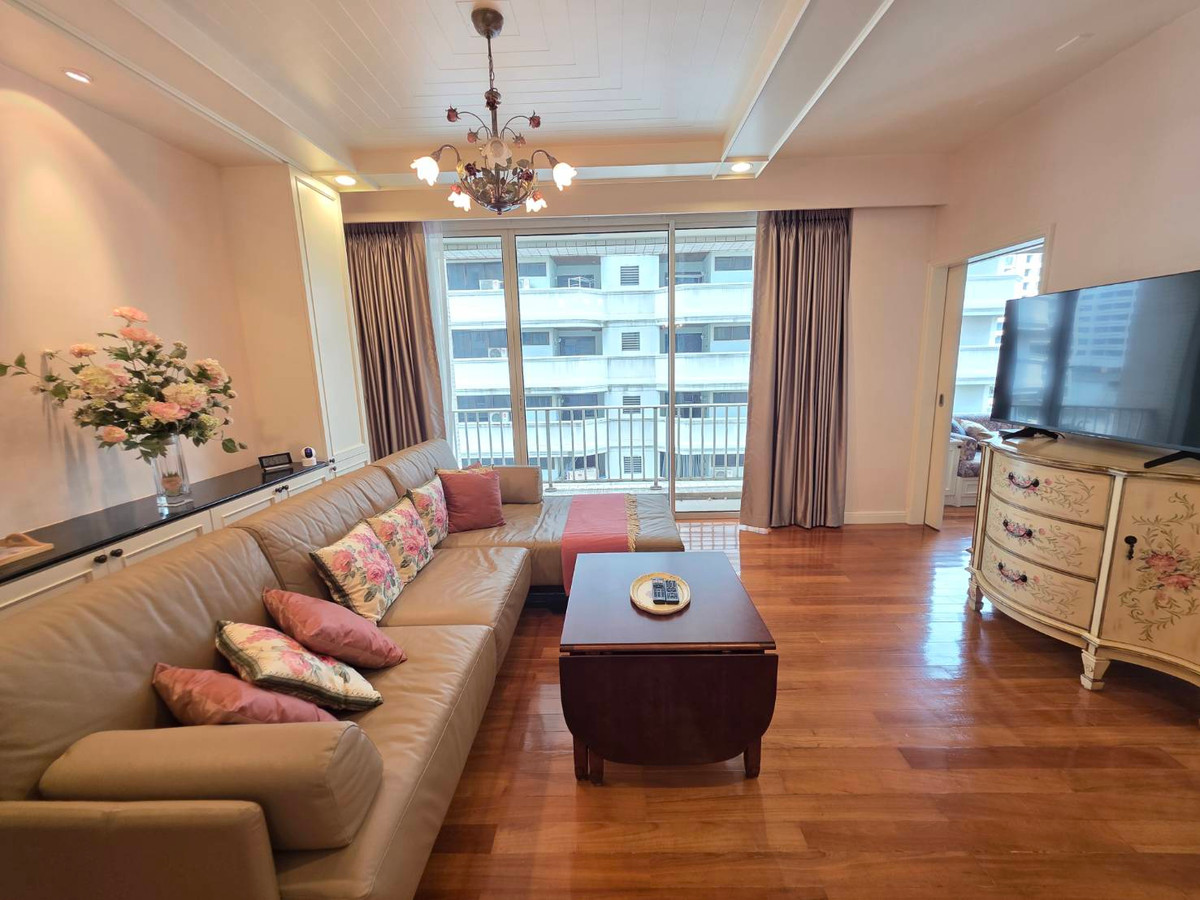 Langsuan Ville: 1+1 bed 1bath 97.05sqm. 17,000,000 transfer fee 50/50 Am: 0656199198