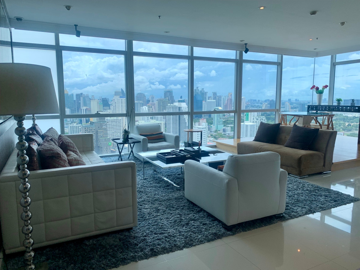 Athenee Residence: 4bed 4.5bath + maid  295sqm. 170,000/mth. Am: 0656199198