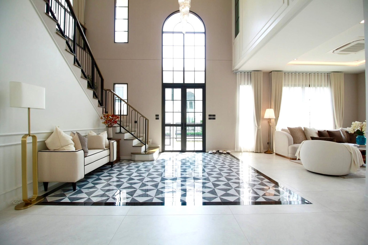 Setthasiri Bangna km 10: 5bed 6bath 102sqwah 377sqm. Sell: 45,000,000 Rent: 320,000/mth Am: 0656199198