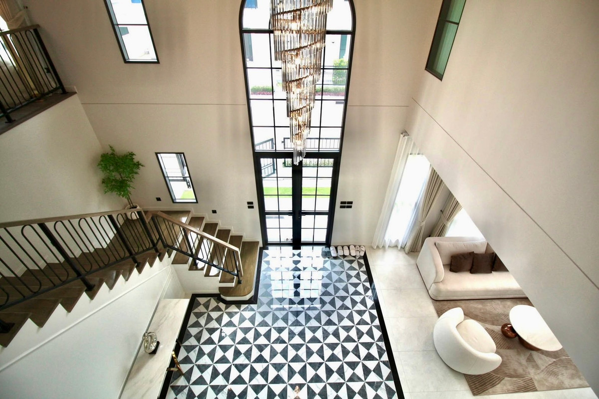 Setthasiri Bangna km 10: 5bed 6bath 102sqwah 377sqm. Sell: 45,000,000 Rent: 320,000/mth Am: 0656199198