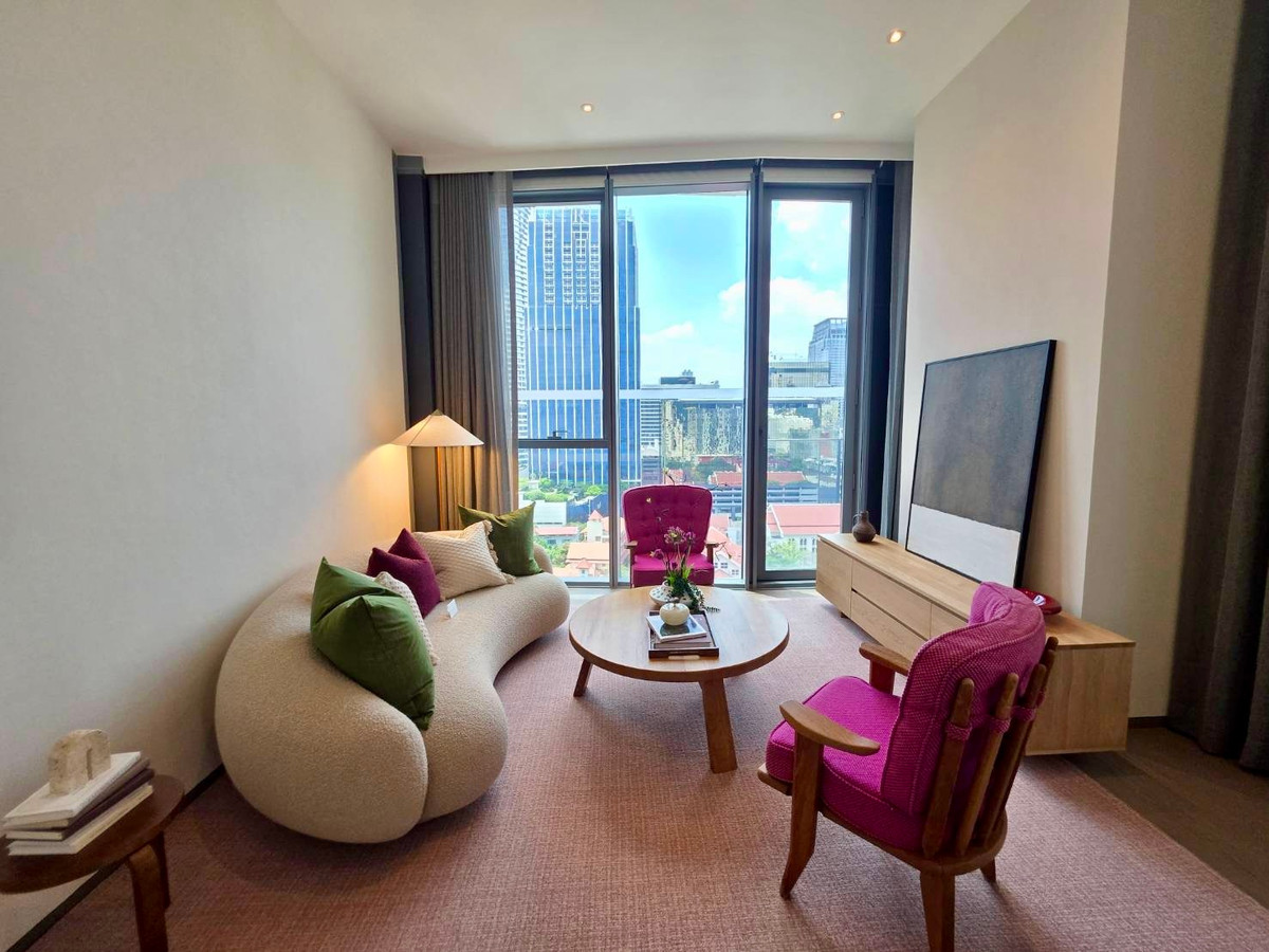 Scope Langsuan: 1bed 1bath + powder room 84.8 sqm. 45,500,000 Brand new Fully Furnished Am: 06561999198