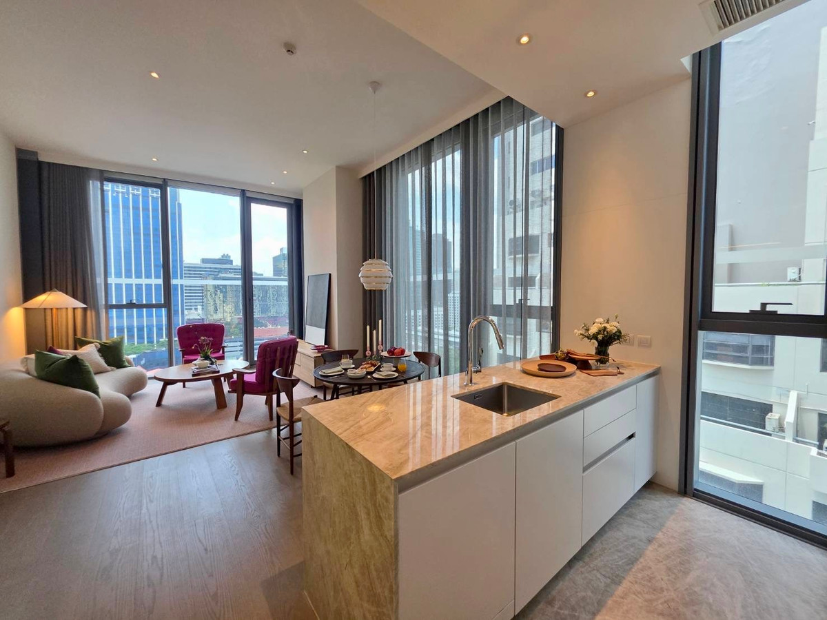 Scope Langsuan: 1bed 1bath + powder room 84.8 sqm. 45,500,000 Brand new Fully Furnished Am: 06561999198