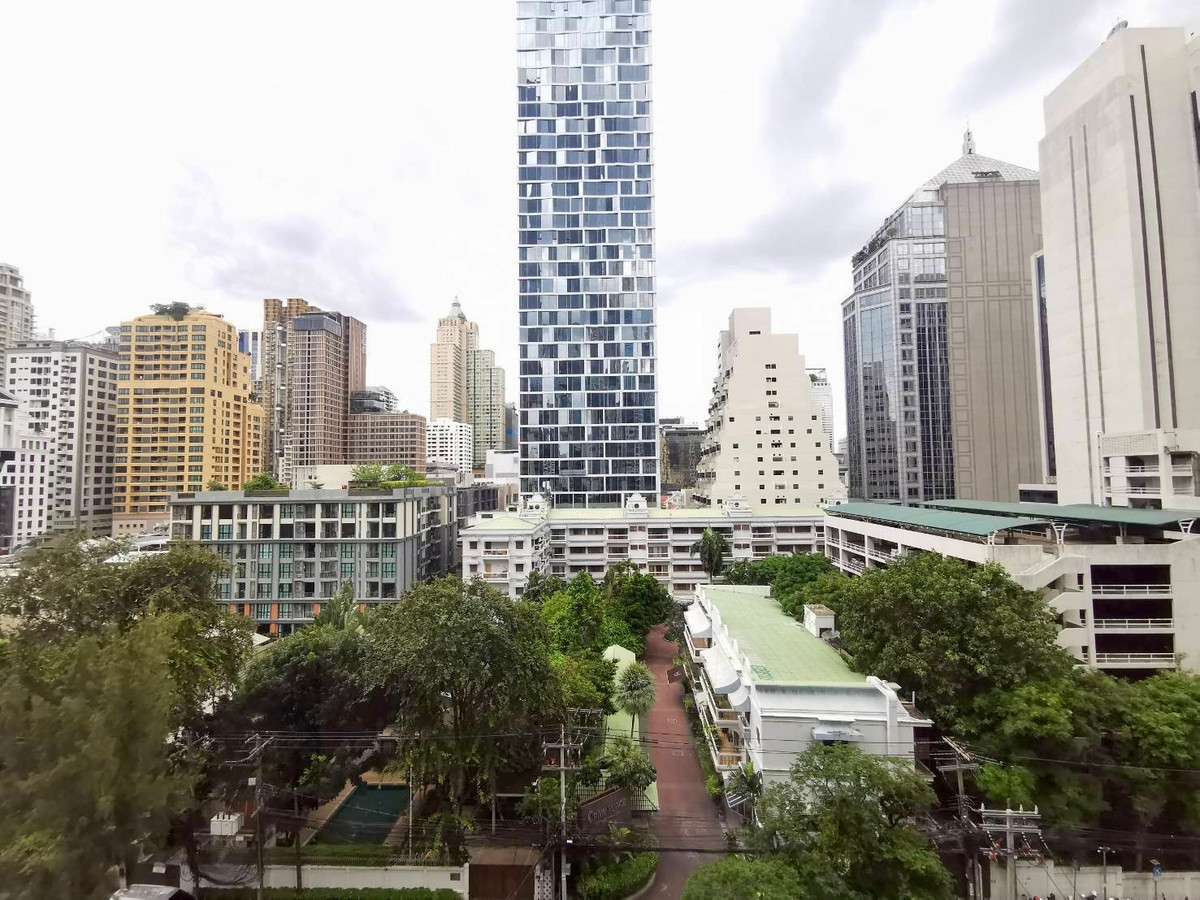 Tonson One Residence: 1bed 1bath 67.02sqm. 25,900,000 Am: 0656199198