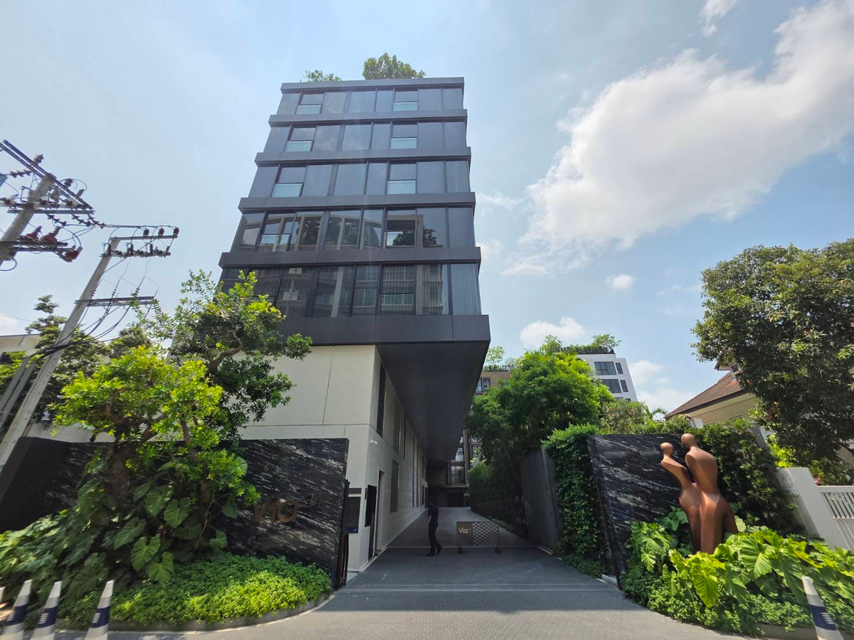 Via 34 (Sukhumvit 34): 2bed 2bath 87.05sqm. from 22,000,000 mil Am: 065619198