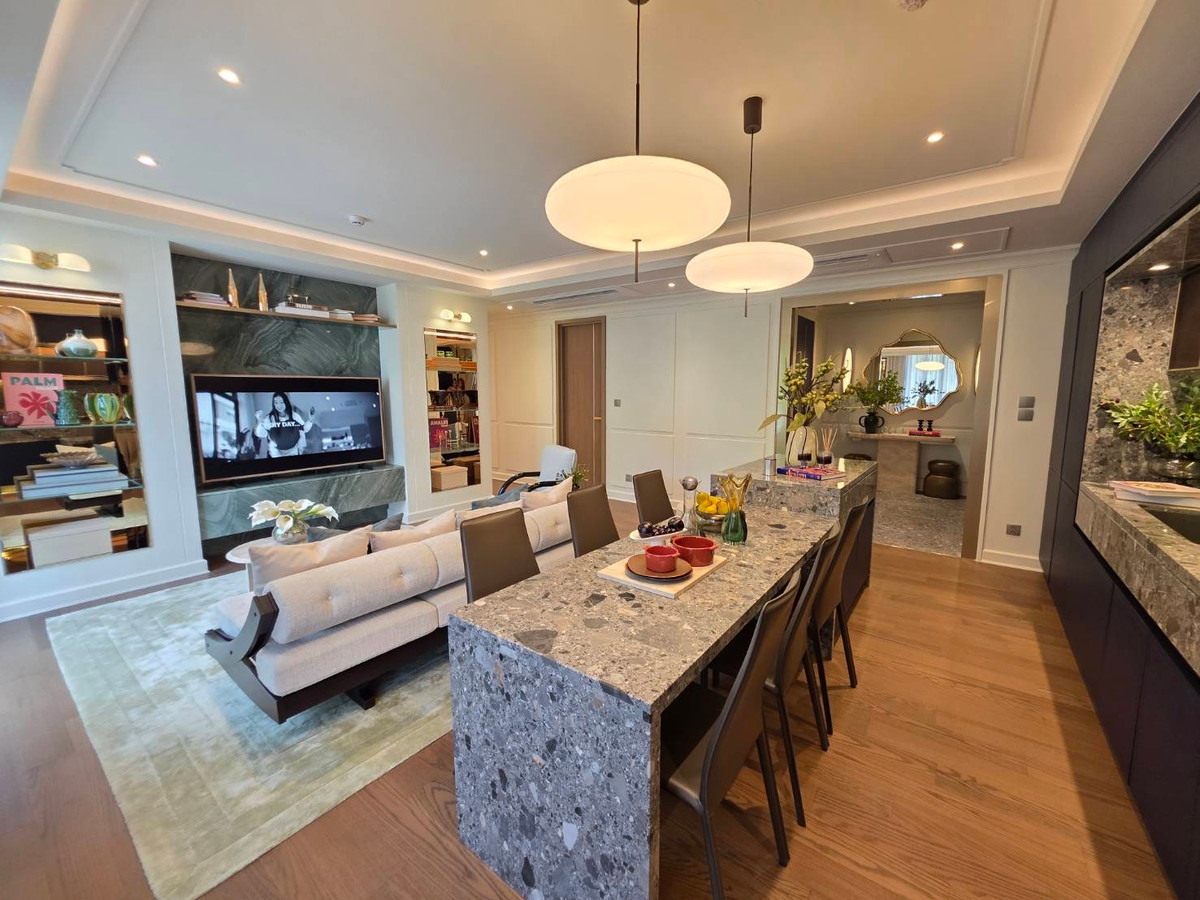 Via 34 (Sukhumvit 34): 3bed 3bath 146.25sqm. from 40 million corner unit Am: 0656199198