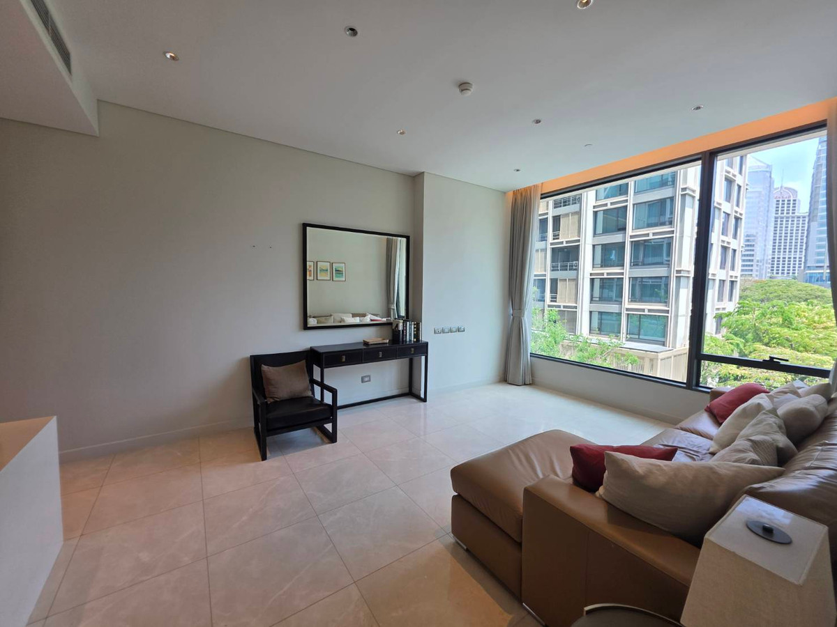 Sindhorn Residence: 75sqm. 1bed 1bath 75,000/mth. Rare Corner unit Am: 0656199198