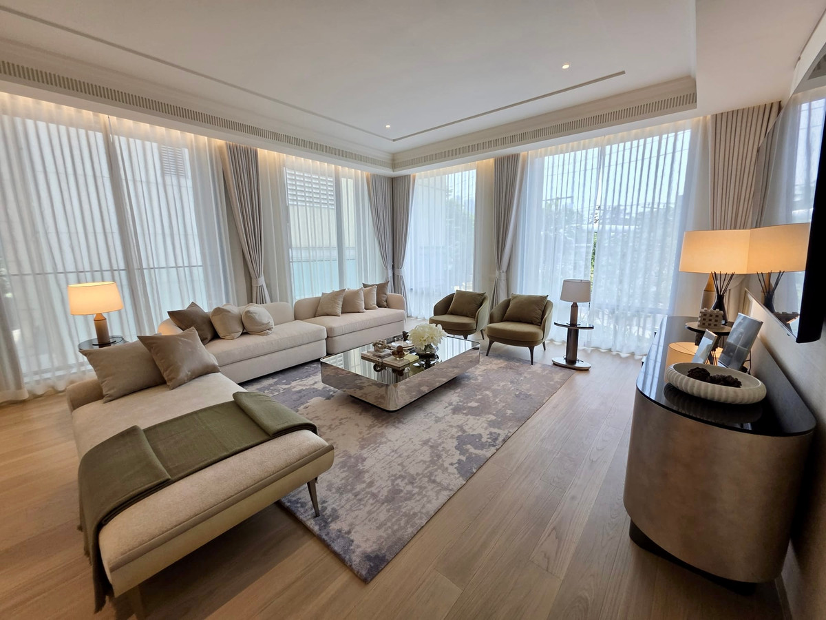 Intercontinental Residences Bangkok Asoke: 3bed 3.5bath 193sqm. with maid and laundry area 63,800,000 Am: 0656199198