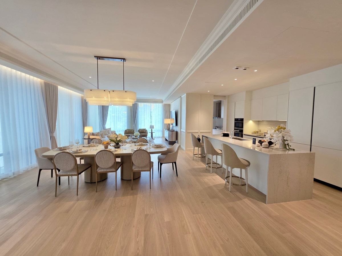 Intercontinental Residences Bangkok Asoke: 3bed 3.5bath 193sqm. with maid and laundry area 63,800,000 Am: 0656199198