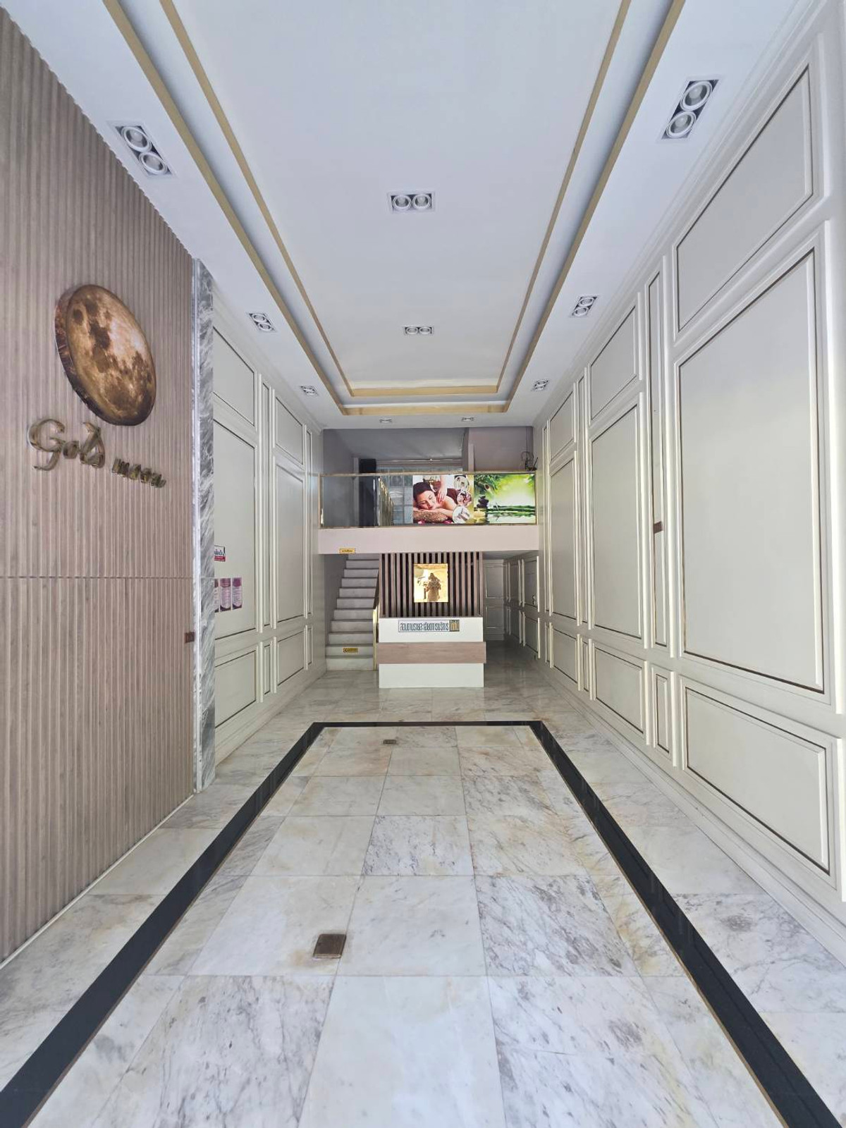 Shophouse Ekkamai 16sqwah 280sqm. 5.5storey Sell/Rent 41,000,000 Am: 0656199918