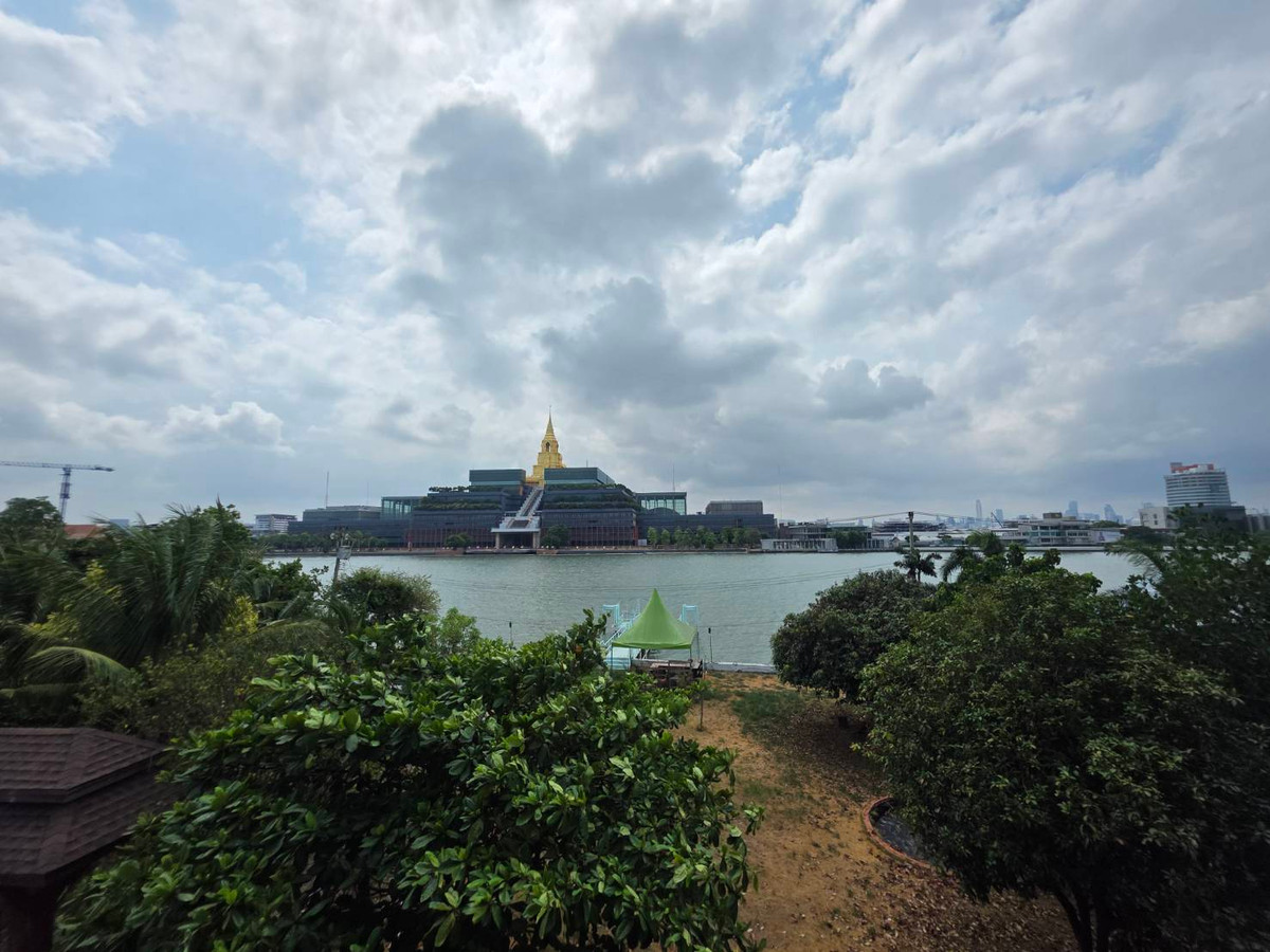 Land for sell Charansanidvong 88: 4-3-49 Rai 800,000,000 by the Chaophraya river opposite the new Paliament Am: 0656199198