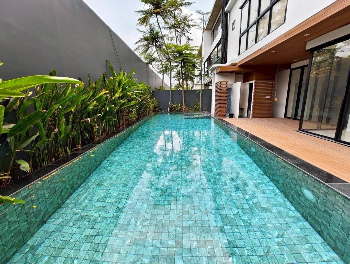 Location by JA: 115-118sqwah 825sqm. 4bed Private Pool, Private Lift  80,000,000 Am: 0656199198