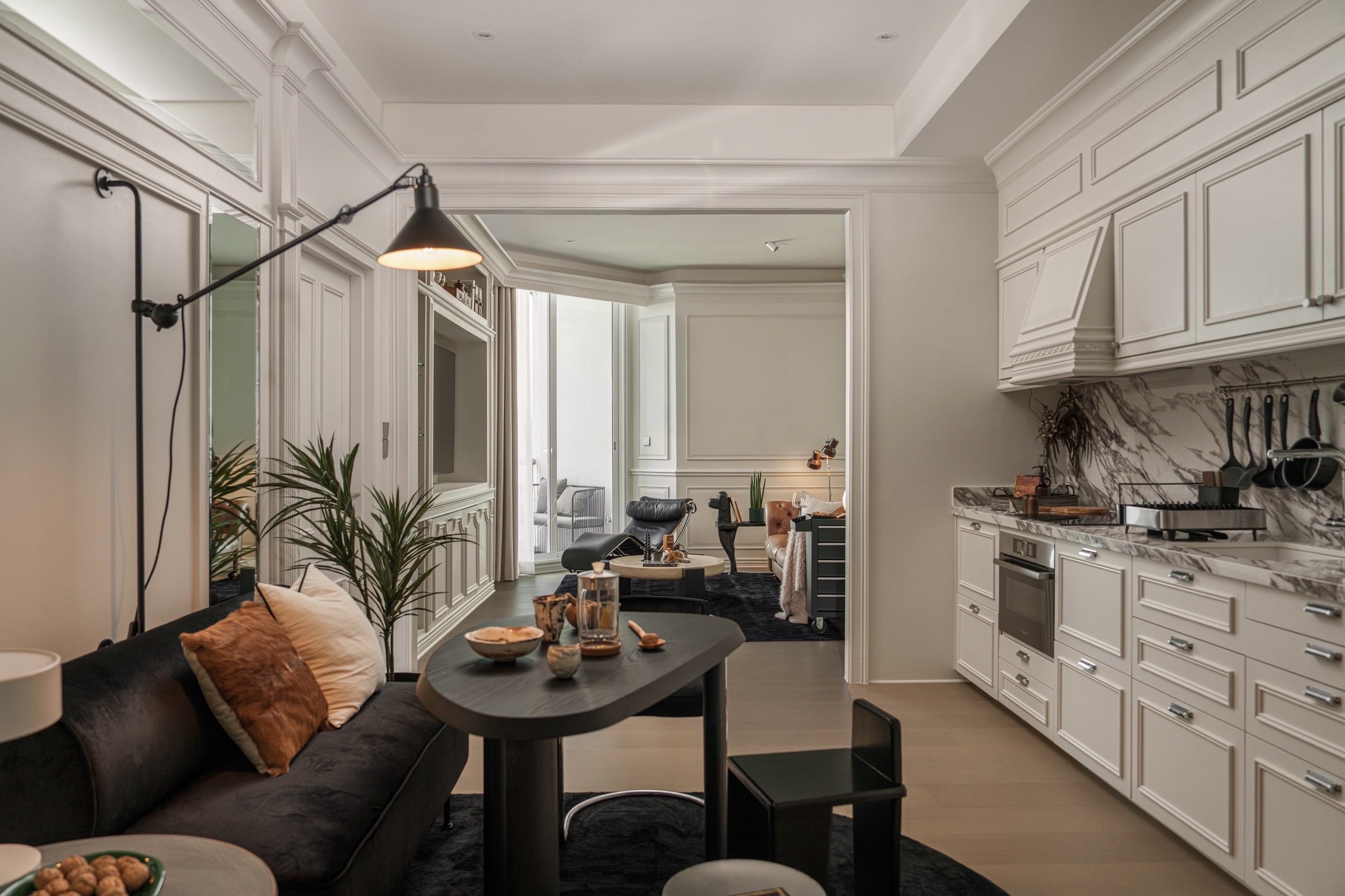 Eight Thonglor:  81.12sqm. 1bed 85,000/mth Am: 0656199198
