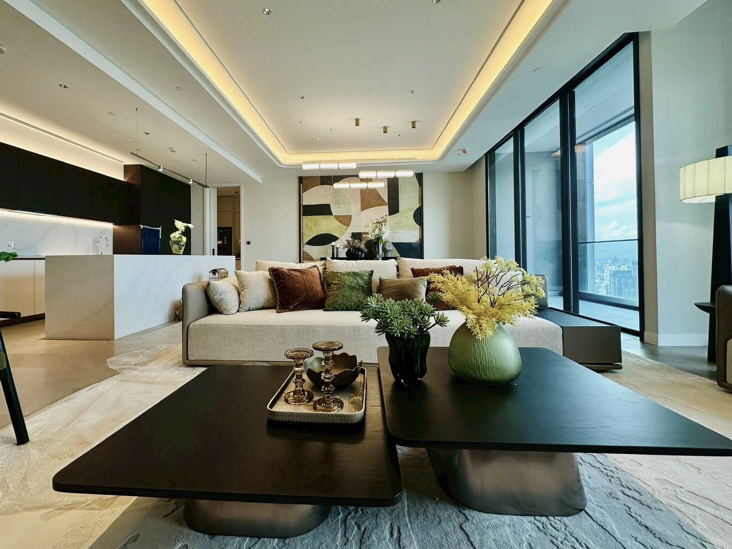 One89: 3bed 3.5bath + maidroom 218sqm. 3X Fl 380,000/mth Am: 0656199198