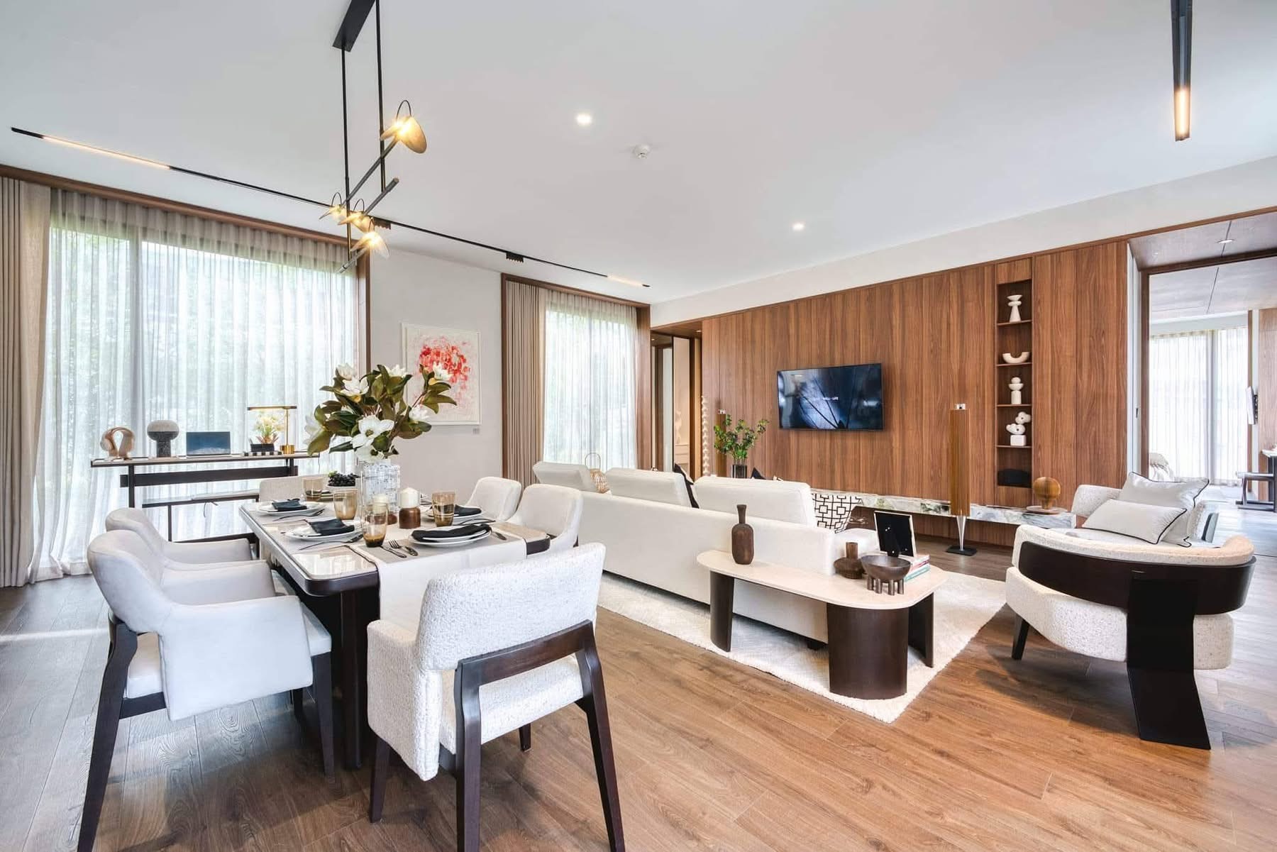 Romm Convent: 2bed 2bath + powder room  128.72 sqm. Sky Villa 36,480,000 Am: 0656199198