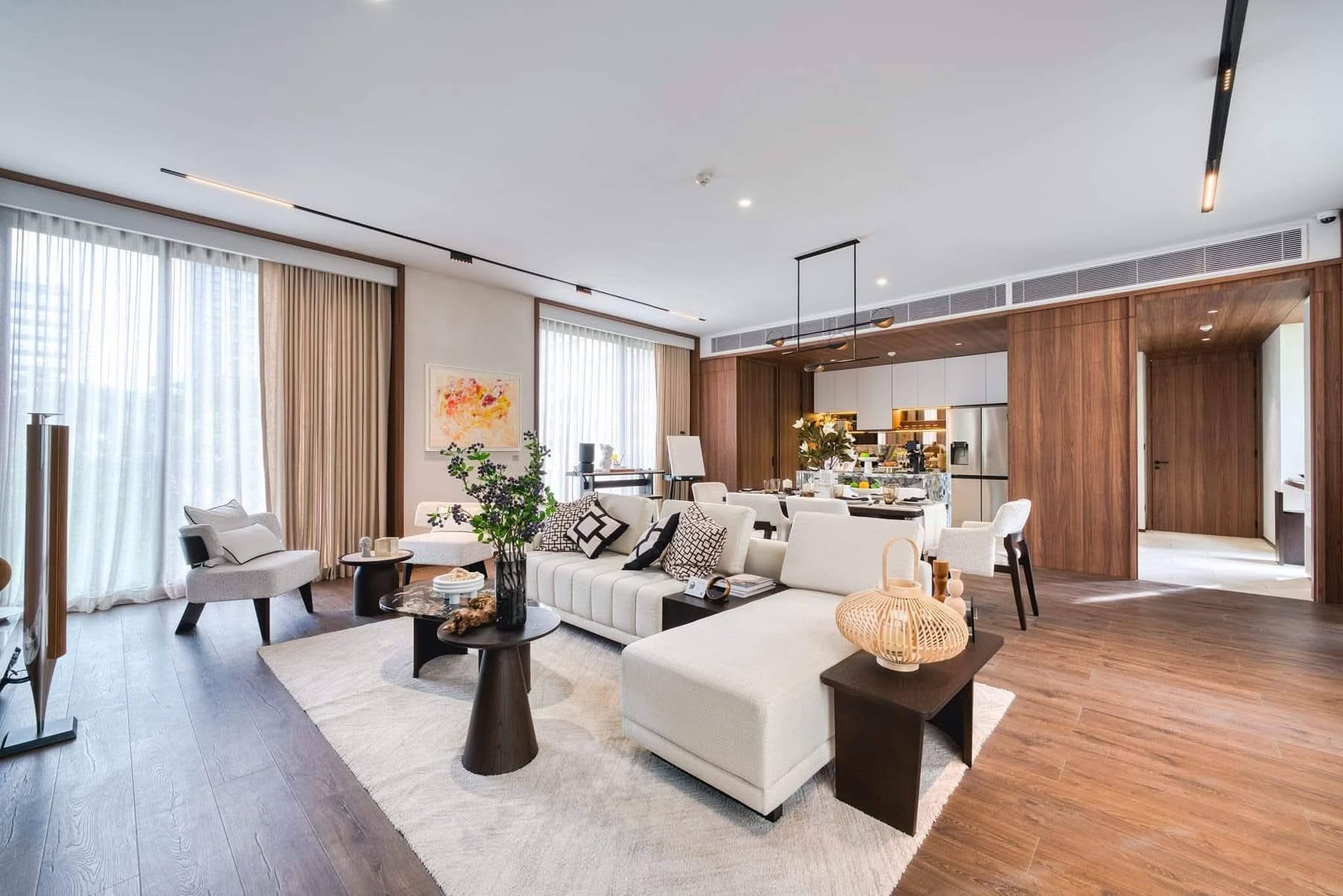 Romm Convent: 2bed 2bath + powder room  128.72 sqm. Sky Villa 36,480,000 Am: 0656199198