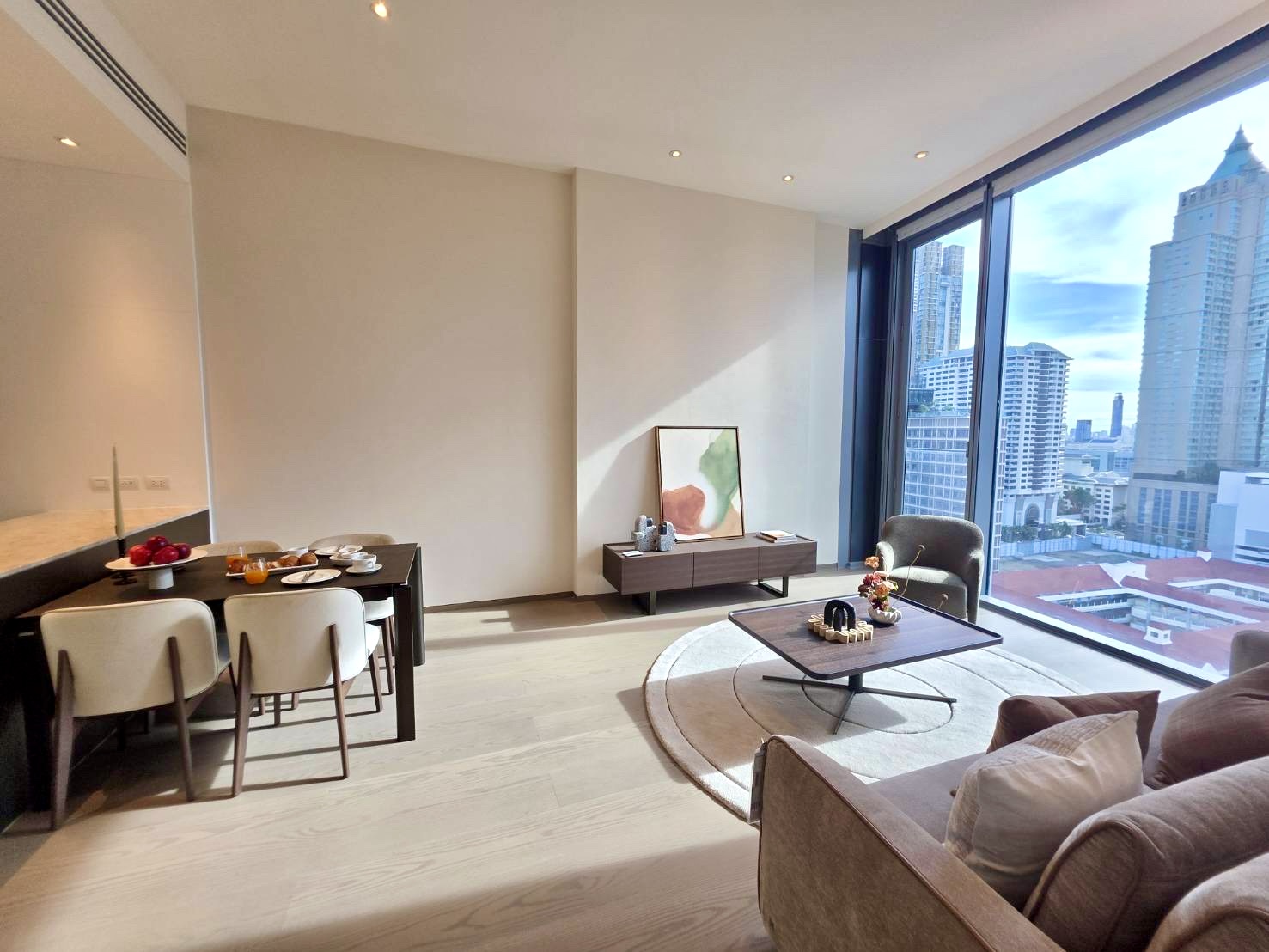 Scope Langsuan: 1bed 1bath 83.78sqm. 39,900,000 unfurnished Am: 0656199198