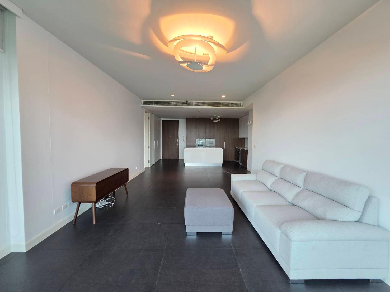 185 Rajadamri:  2bed 2bath  126 sqm  44,000,000 RBSC view Am: 0656199198