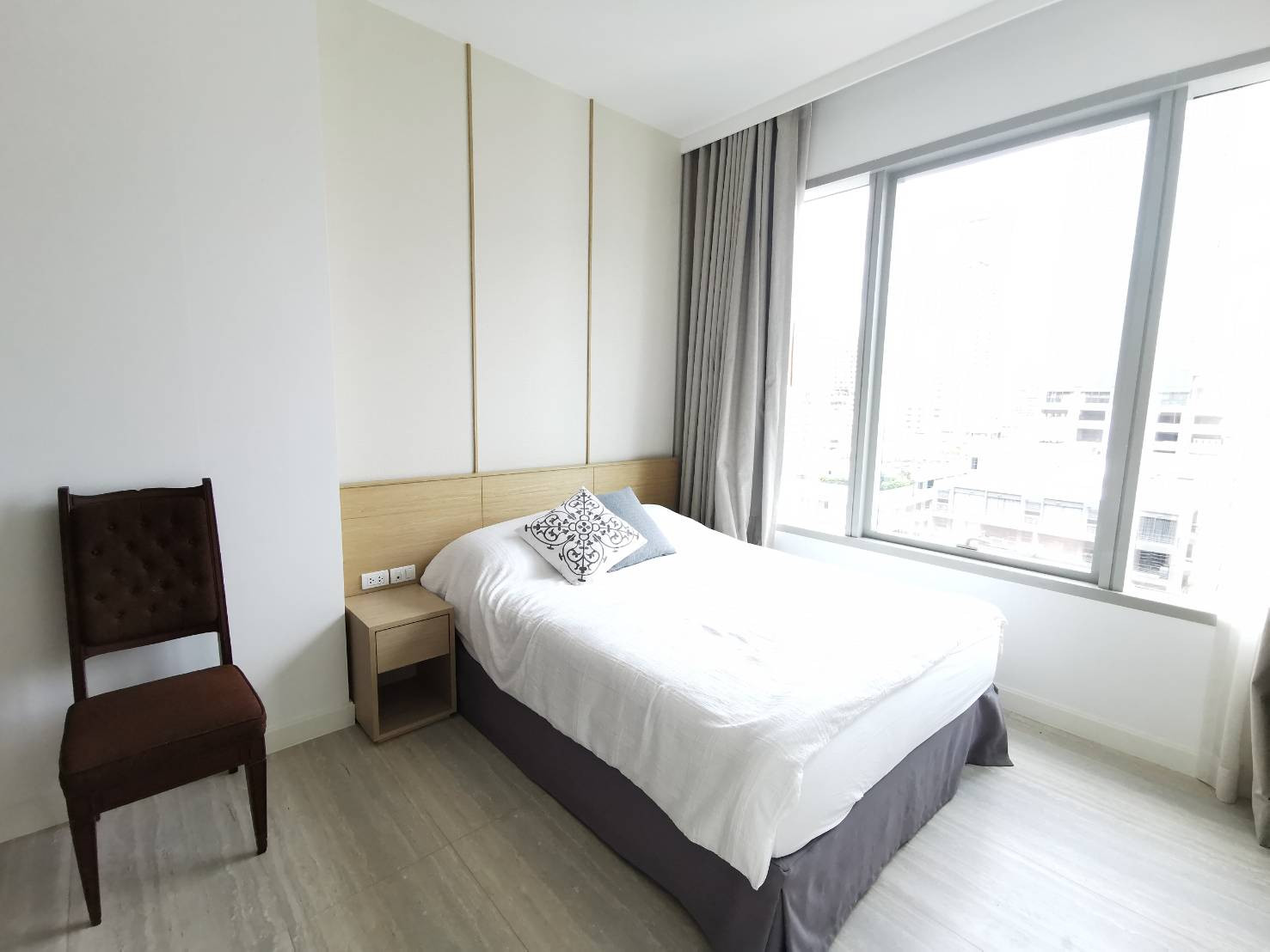 185 Rajadamri: 2bed 2bath 102sqm 35,000,000 Am: 0656199198