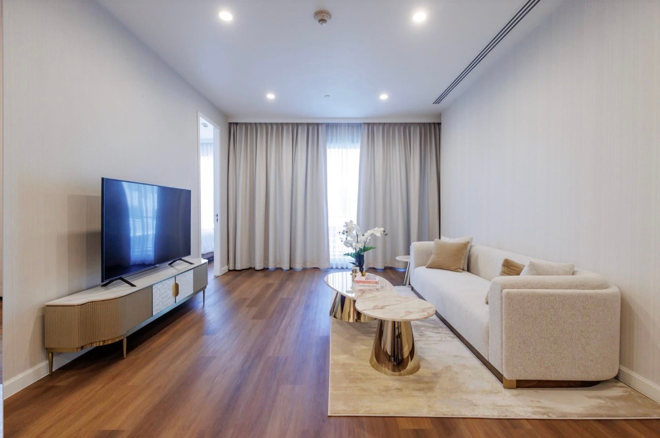 185 Rajadamri: 2bed 2bath 108sqm Sell: 30,950,000 Rent: 115,000/mth. Am: 0656199198