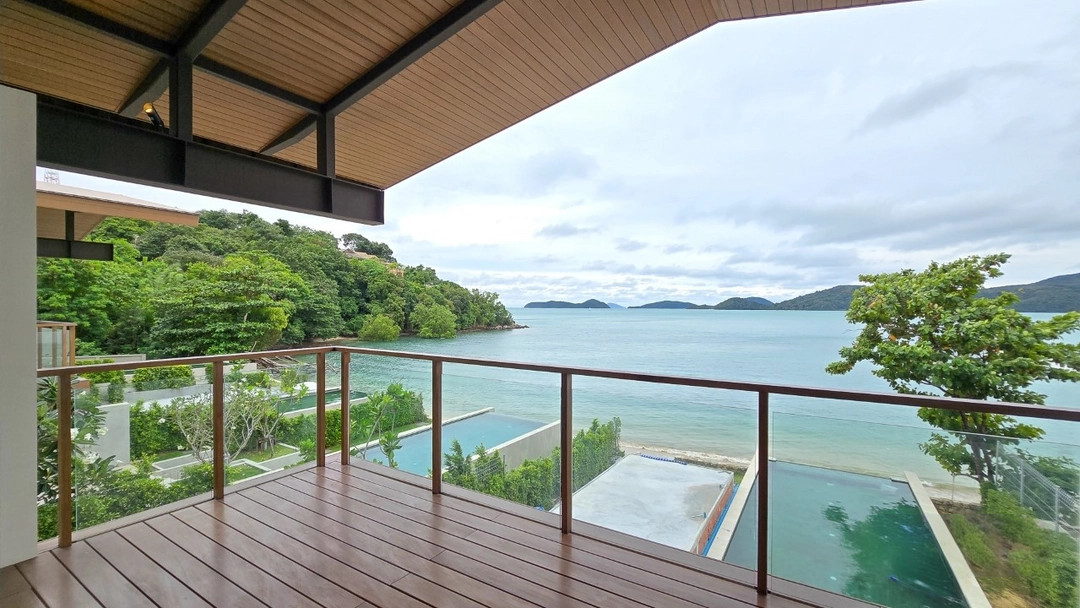 Maison Marina Punwa: 350 sqwah 1,400 sqm. 4bed 4bath 215,000,000 Beachfront Pool Villa Am: 0656199198