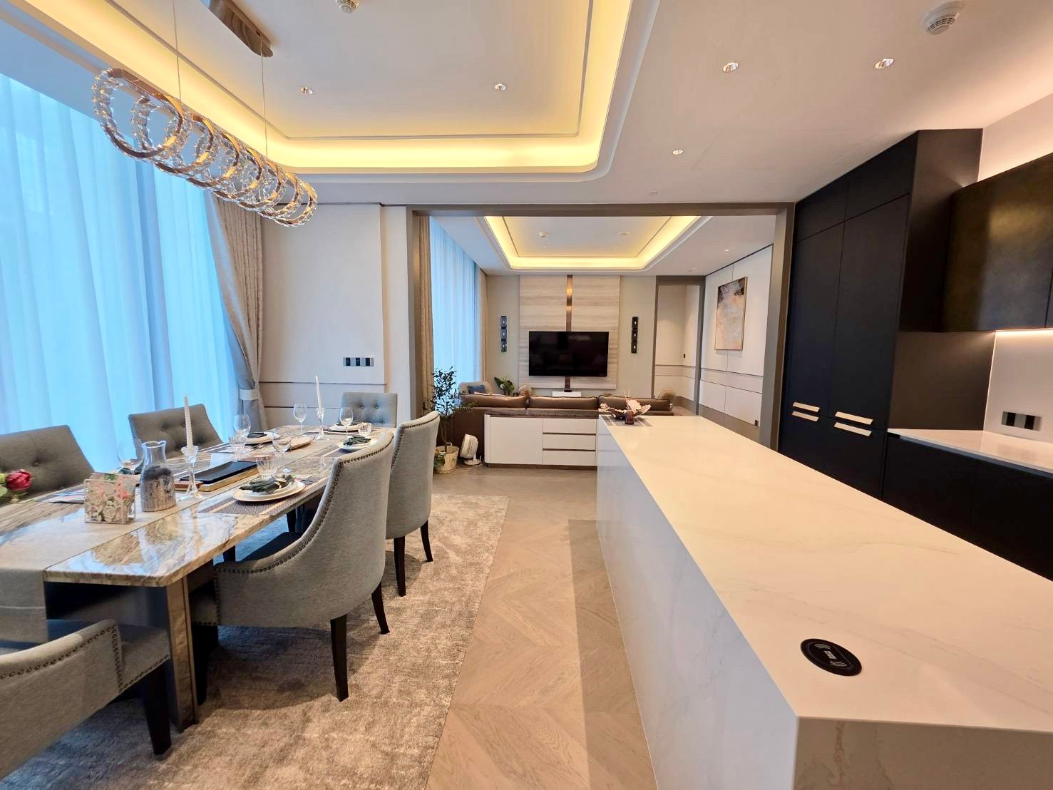 One89 Wireless:  2bed 3bath 151sqm. 300,000/mth. Brand new  Am: 0656199198