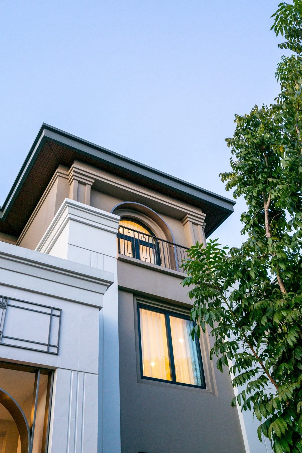 Cinq Royal Krungthep Kreetha: 120sqwah 705sqm 5bed 6bath furnished 79,000,000 Am: 0656199198