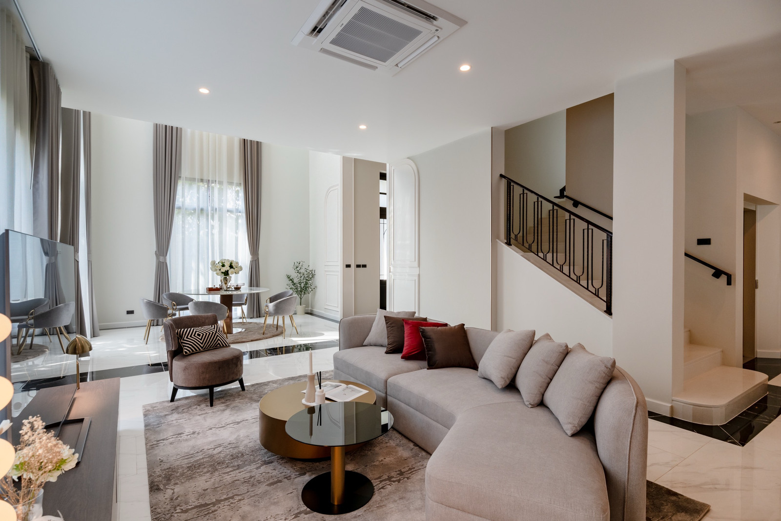 Cinq Royal Krungthep Kreetha: 120sqwah 705sqm 5bed 6bath furnished 79,000,000 Am: 0656199198