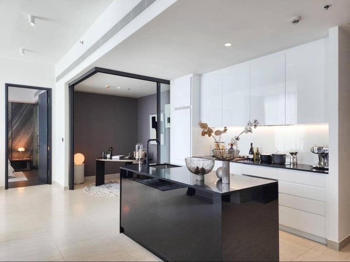 Tait 12: 2bed 3bath 135sqm. 165,000/mth. Am: 0656199198